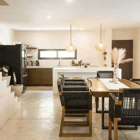 *entire Private Villa* Casa Flores *