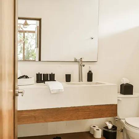 *entire Private Villa* Casa Flores *