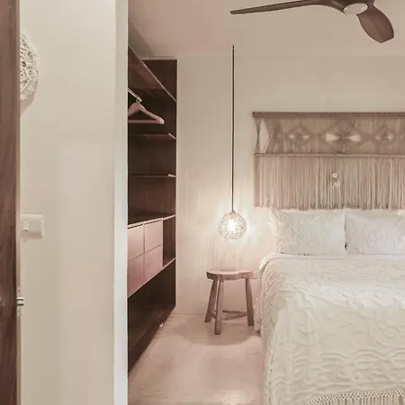 *entire Private Villa* Casa Flores