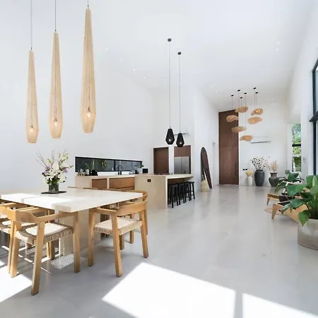 Casa Colette Six Bdrm & Daily Housekeeping * Tulum