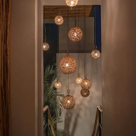 Casa Colette Six Bdrm & Daily Housekeeping Apartment
