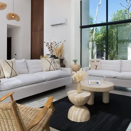Casa Colette Six Bdrm & Daily Housekeeping Tulum