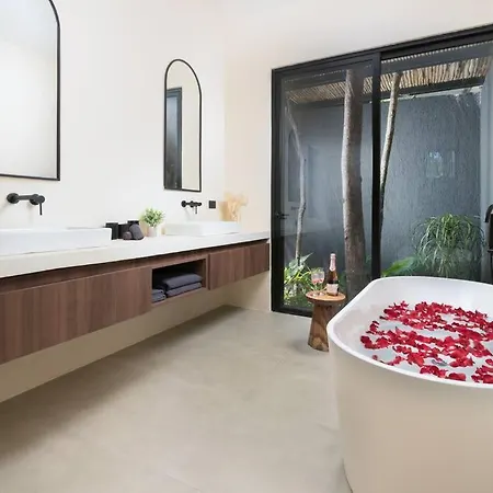 Apartment Casa Colette Six Bdrm & Daily Housekeeping *