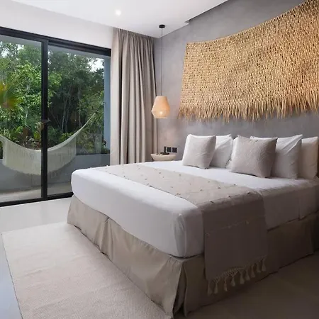 Casa Colette Six Bdrm & Daily Housekeeping