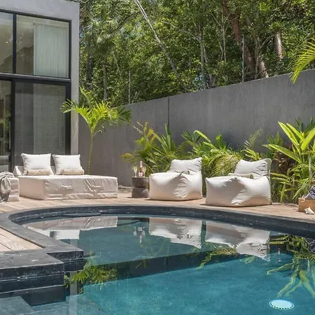 Casa Colette Six Bdrm & Daily Housekeeping Apartment *