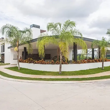 *famliy House Country Club Akumal Bay & 3bd * *