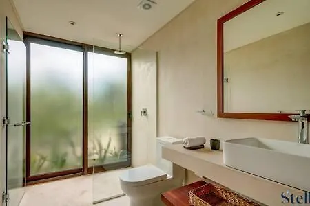 New Tropical Vibe Huge Private Terrace Amenities Holiday home *