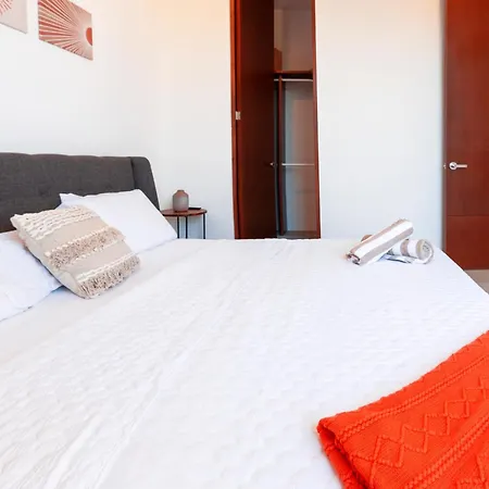 Modern 3br Penthouse W/rooftop Pool *