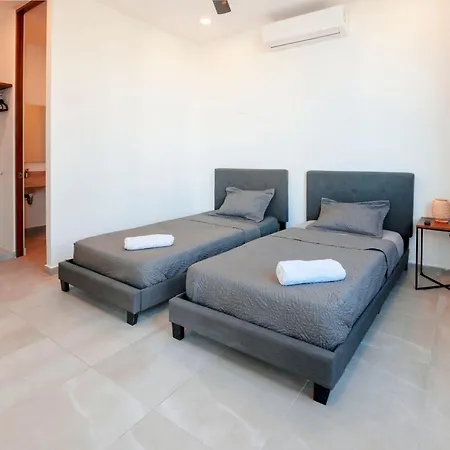 Apartment Modern 3br Penthouse W/rooftop Pool *
