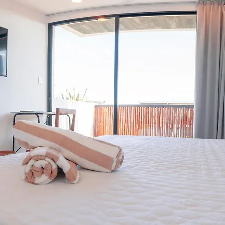 Modern 3br Penthouse W/rooftop Pool Apartment *