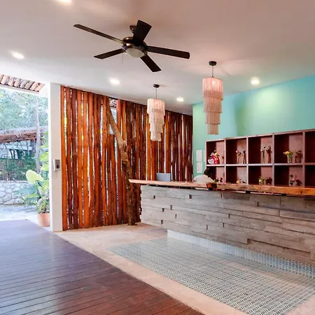Modern 3br Penthouse W/rooftop Pool Apartment