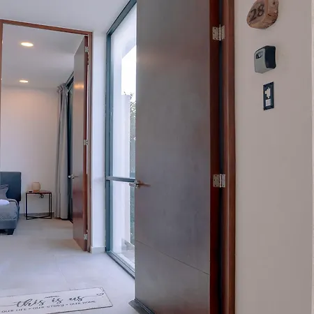 Apartment Modern 3br Penthouse W/rooftop Pool *