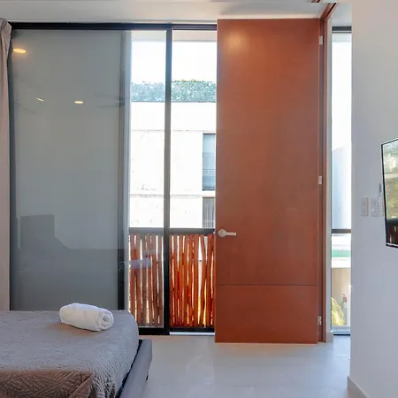 Apartment Modern 3br Penthouse W/rooftop Pool *