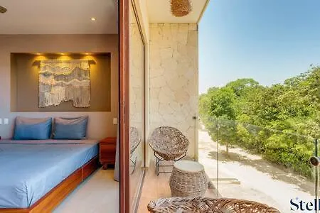 New Chic Private Balcony Huge Pool Onsite Holiday home