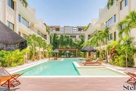 Holiday home New Chic Private Balcony Huge Pool Onsite