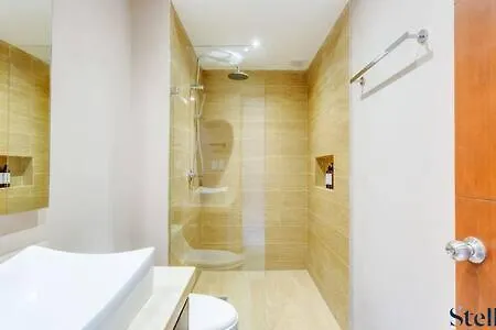 New Chic Private Balcony Huge Pool Onsite Holiday home