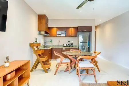New Chic Private Balcony Huge Pool Onsite *