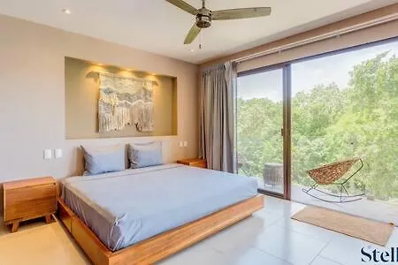 New Chic Private Balcony Huge Pool Onsite Holiday home