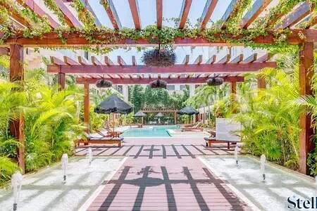 New Chic Private Balcony Huge Pool Onsite