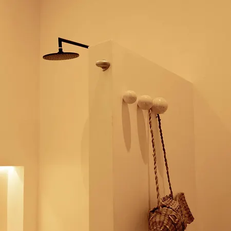 Apartment Opulent Studio Haven In La Veleta With Private Balcony, Rooftop Bliss And Stylish Lounge