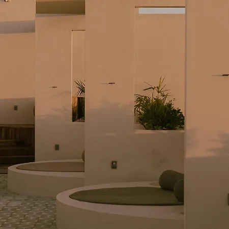 Impeccable Studio In La Veleta With Private Pool And Patio, Outdoor Seating And Rooftop Pool *