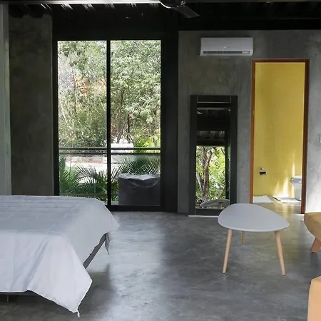 Light House 4 Bedroom House W/ Pool Villa