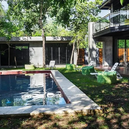 Light House 4 Bedroom House W/ Pool