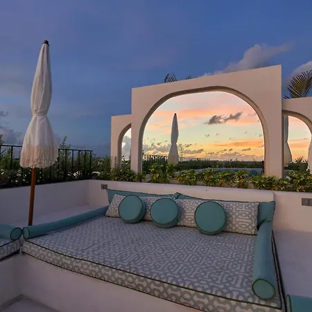 Tranquil Studio With Prime Location In La Veleta With Private Balcony, Rooftop Pool And Terrace *