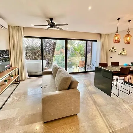 Sky K103 Apartment *