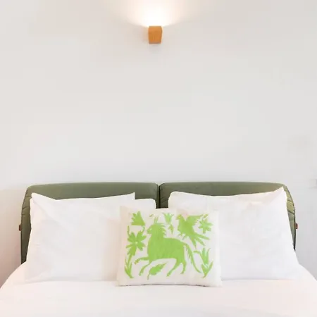 Casa De Piedra Aparthotel 4*