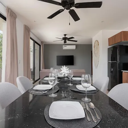 2bd With Rooftop Pool Near *