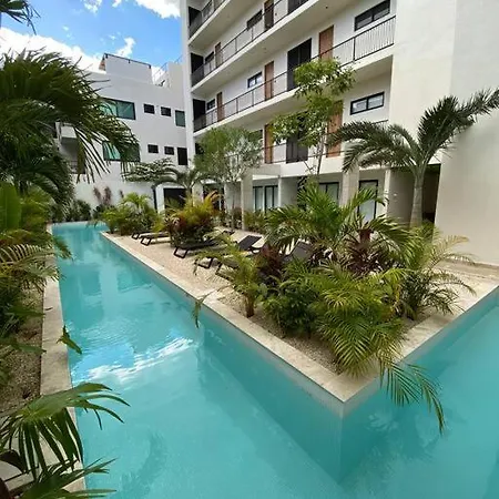 Akua Amanda Tulum