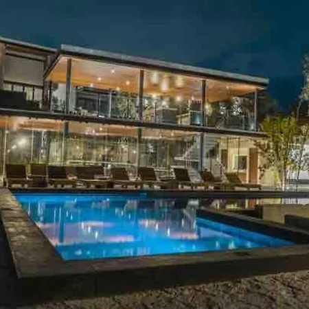 Apartment Luxury Retreat W/ Private Pool - Nook