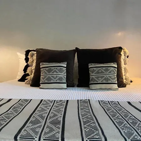 Hotel Amor Rooms 2*
