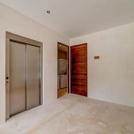 Xibalba Luxe Community With Pool And Gym 5min To