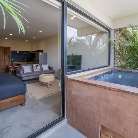 Luxury Oasis Vibes Jungle Retreat Apartment
