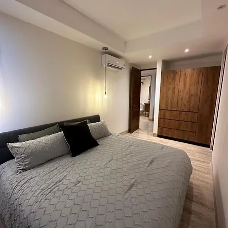 Departamento En Con Rooftop En Zona Hotelera *