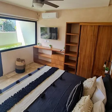 Luxury 200mbps Jacuzzi And Balcony Rooftop Pool Apartment *