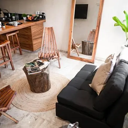 Apartment Luxury 200mbps Jacuzzi And Balcony Rooftop Pool