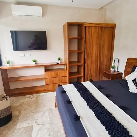 Luxury 200mbps Jacuzzi And Balcony Rooftop Pool *