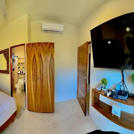 Casa Corazon In Downtown Tulum, Mexico- With Crossfit Gym Apartment