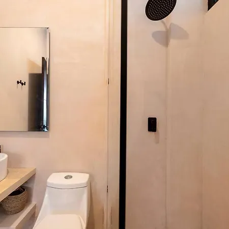 2 Bedroom & 2 Outdoor Badtubs