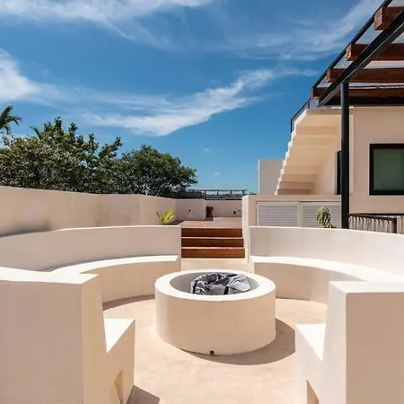 2 Bedroom & 2 Outdoor Badtubs
