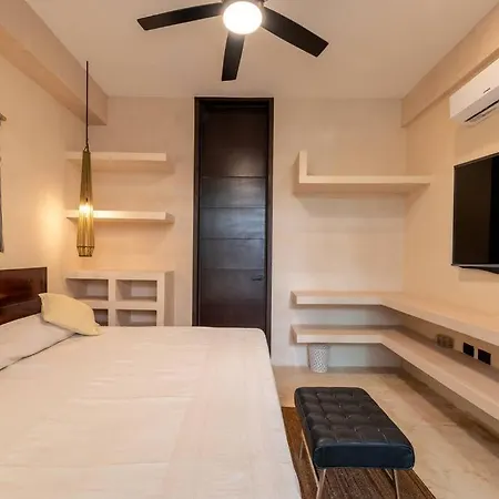 2 Bedroom & 2 Outdoor Badtubs Apartment *
