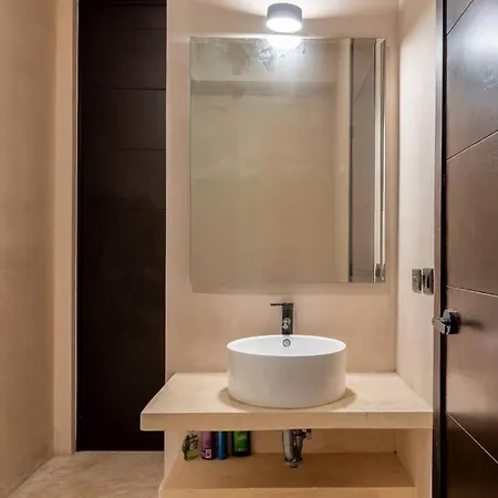 2 Bedroom & 2 Outdoor Badtubs Apartment *