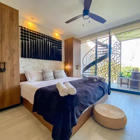 Large Studio Ph With Private Roof And Hot Tub Pool Gym Apartment *
