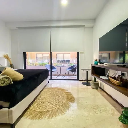 Stylish Downtown Studio With Prime Facilities Apartment Tulum