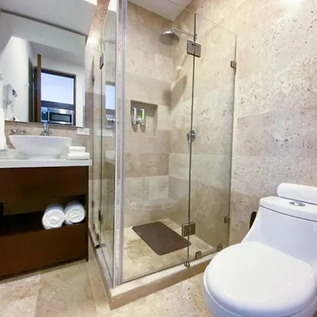 Vibrant With Amenities Apartment *