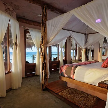 Ahau - Beachfront (adults Only) 4*