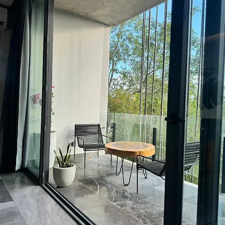 Iik By Groovy Stays- A Hip Condo-hotel With Wifi, Rooftop, Pool, Sleeps 6